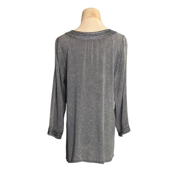 Luna Moon Gray Distress Metallic Embroidered 3/4 Sleeve Blouse size Small - Picture 2 of 13